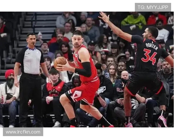 公牛队对阵尼克斯队的比赛分析与胜负推荐指南